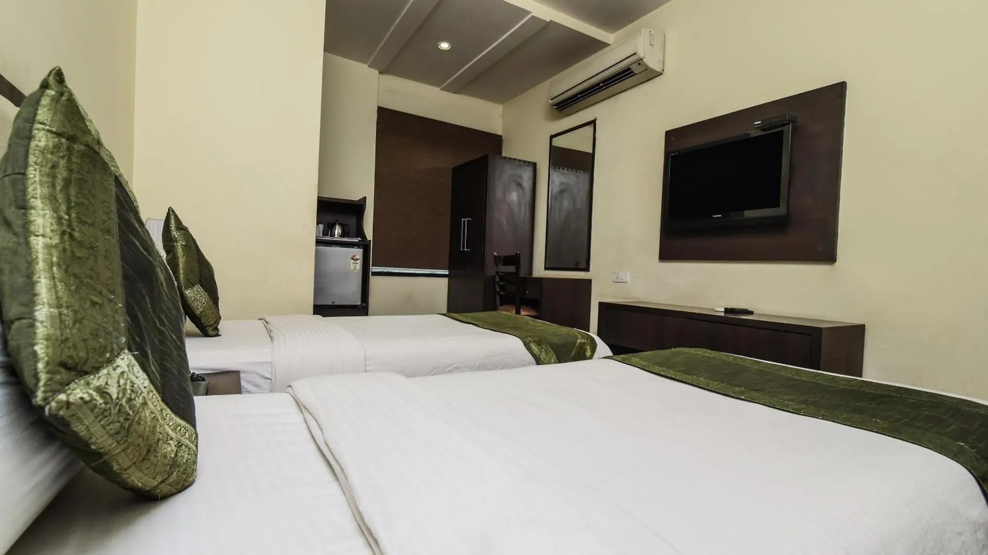 Hotel O The Olive Inn Delhi  4*, Delhi (National Capital Territory of India)