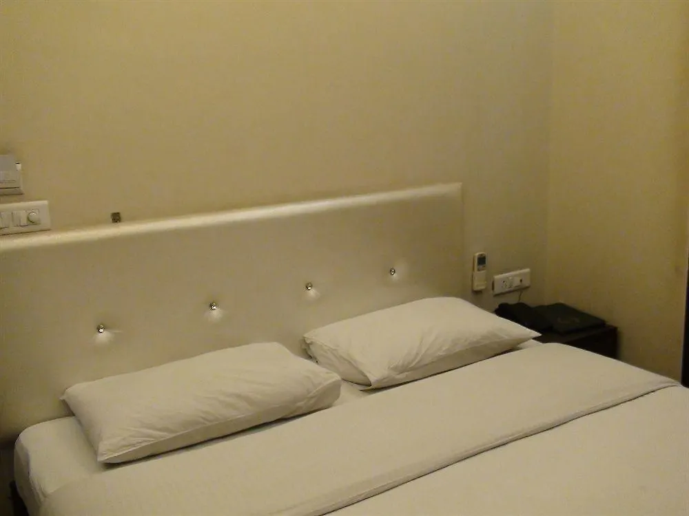 Hotel O The Olive Inn Delhi